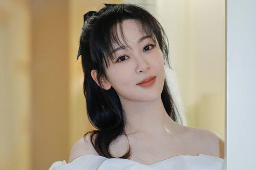 Hành động bất ngờ của Dương Tử khiến fan yêu mến: Đúng là nhân cách vàng trong làng Cbiz!