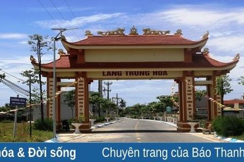 Cổng làng thời kiểu mẫu