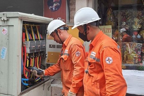 Điện lực Hoàn Kiếm: Sự tận tâm đã chinh phục khách hàng