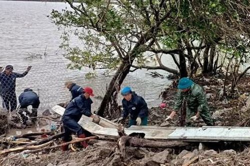 Cà Mau: Đề nghị công bố tình trạng khẩn cấp về thiên tai sạt lở đê biển Tây