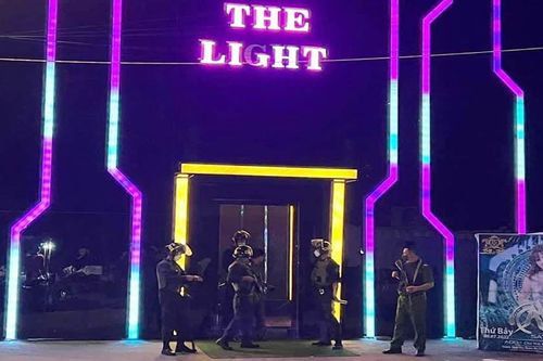 Phạt nặng vụ 58 dân chơi 'phê' ma túy trong quán 'The Light'