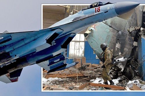 Cận hình ảnh nghi ngờ là tiêm kích Su-35 Nga bị tên lửa S-300 Ukraine bắn hạ