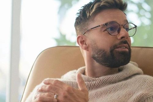 Ricky Martin hầu tòa