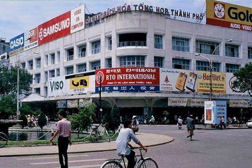Quận 1 đề xuất lập bãi giữ xe ở khu Thương xá Tax cũ