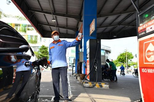 TP.HCM chấn chỉnh nạn xe dù đón trả khách bát nháo ở cây xăng