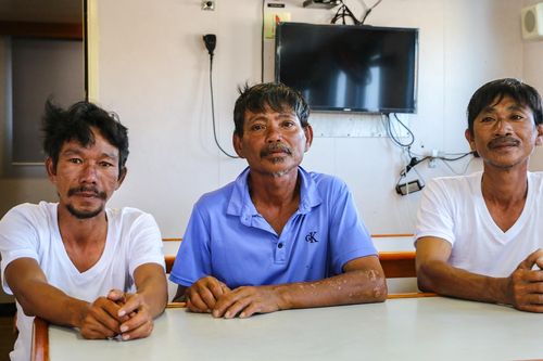 Ngư dân kể lại thời khắc tàu cá bị sóng đánh chìm