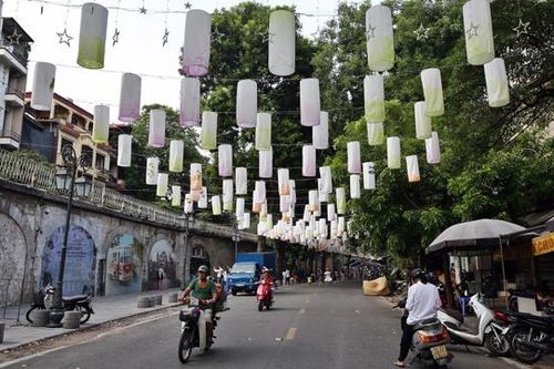 Tổ chức phương tiện lưu thông hai chiều trên đường Phùng Hưng