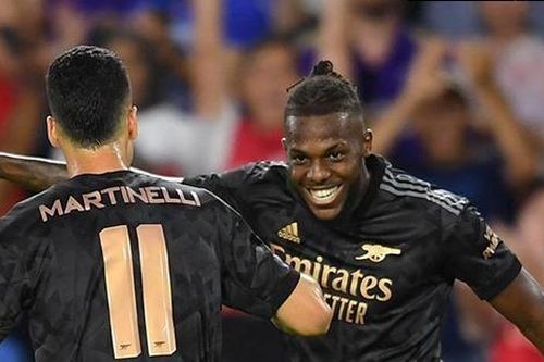 Arsenal bùng nổ trên đất Mỹ