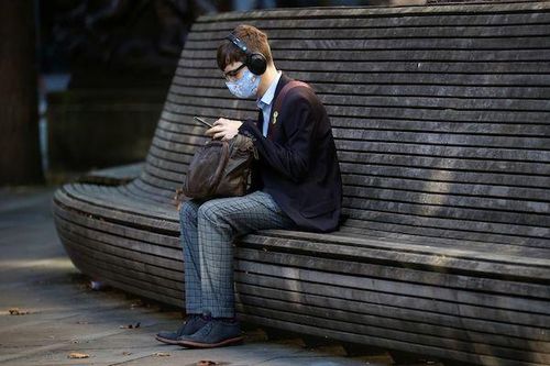 Giới trẻ Anh ngày càng 'xa lánh' trang tin truyền thống vì TikTok và Instagram