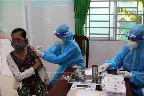 Tiền Giang đẩy mạnh tiêm vaccine ngừa COVID-19 mũi nhắc lại
