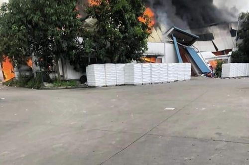 'Bà hỏa' thiêu rụi nhiều tài sản tại công ty sản xuất mút xốp