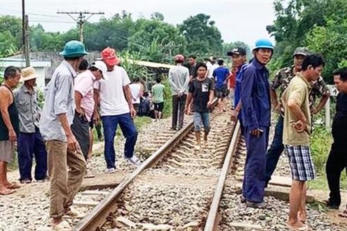 Bất cẩn khi băng qua đường sắt, một phụ nữ tử vong