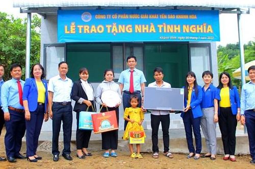 Trao tặng 10 căn nhà tình nghĩa cho các gia đình chính sách trên địa bàn tỉnh Khánh Hòa