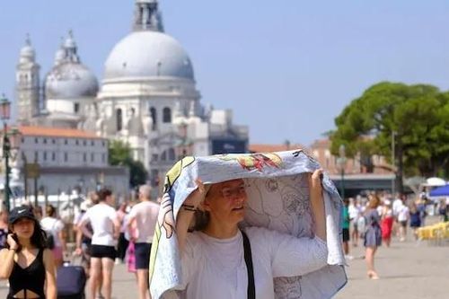 16 thành phố ở Italy phát cảnh báo đỏ