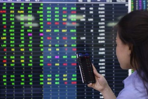 UBCKNN xử phạt 3 công ty do vi phạm trong lĩnh vực chứng khoán