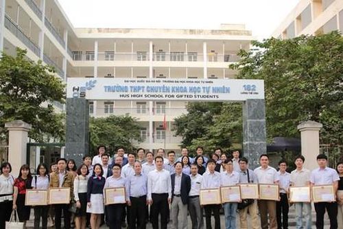 Chủ tịch nước gửi thư khen học sinh giành huy chương trong kỳ thi Olympic quốc tế năm 2022