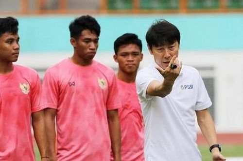 Chuyên gia Steve Darby: Liên đoàn Indonesia hành xử như trẻ con