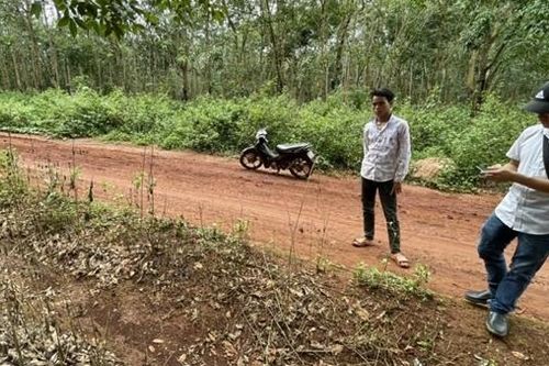 Khởi tố đối tượng đốt chân cháu bé 8 tuổi