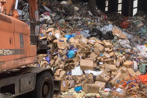 Tiêu hủy gần 8 tấn mỹ phẩm nhập lậu, trị giá hơn 2,4 tỷ đồng