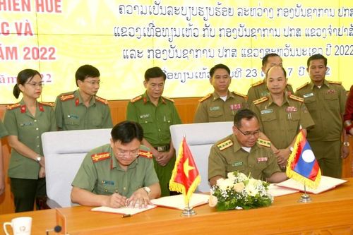 Thừa Thiên Huế ký kết hợp tác bảo đảm an ninh trật tự với 2 tỉnh của Lào