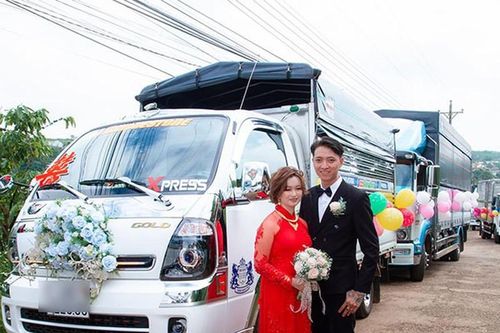 Chơi lớn rước dâu bằng xe tải, chủ rể khiến nhà gái 'lác mắt'