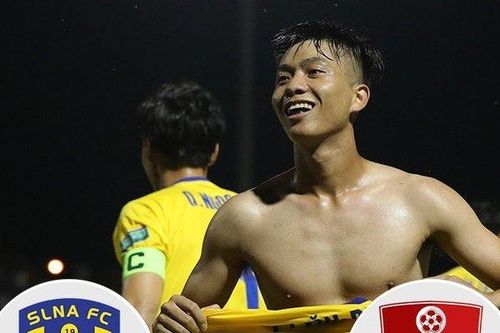 Văn Đức lập siêu phẩm 'xe đạp chổng ngược', SLNA đè bẹp Hải Phòng để lên ngôi đầu bảng