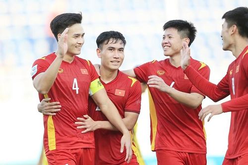 Cơ hội thi đấu cho cầu thủ trẻ và sự mở lòng của Hà Nội FC