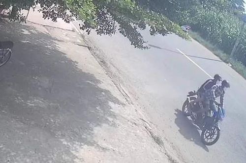 Truy xét 2 thanh niên cướp giật điện thoại còn khiêu khích nạn nhân