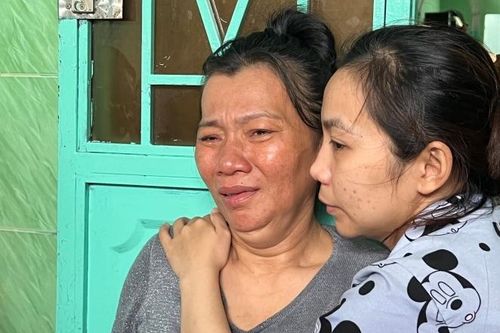 Vợ ngư dân Bình Thuận: 'Mong đưa anh về với gia đình, ở ngoài biển lạnh lẽo lắm'