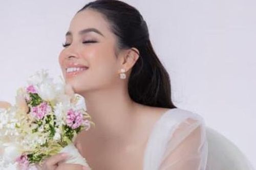 Trọn vẹn bộ ảnh pre-wedding của Phạm Hương: Lúc hóa 'nàng thơ' kiều diễm, lúc lại quyền lực, sắc sảo