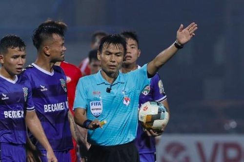 Trọng tài Trương Hồng Vũ bất ngờ tái xuất V-League
