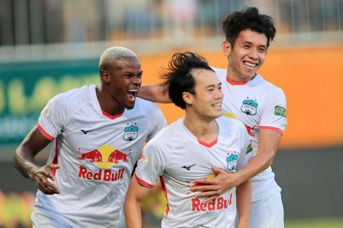 Xuân Trường và Văn Toàn giúp HAGL thắng trận thứ 4 liên tiếp
