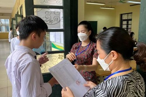 Phổ điểm 9 môn thi tốt nghiệp THPT: Điểm 10 môn Lịch sử tăng vọt