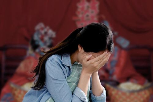 Cô gái đổ bệnh sau khi bị cha mẹ thúc ép kết hôn