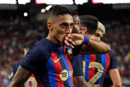HLV Xavi: 'Barca chơi tốt hơn Real'
