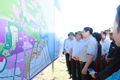 Thủ tướng Phạm Minh Chính khảo sát thực địa một số dự án trọng điểm của Nghệ An