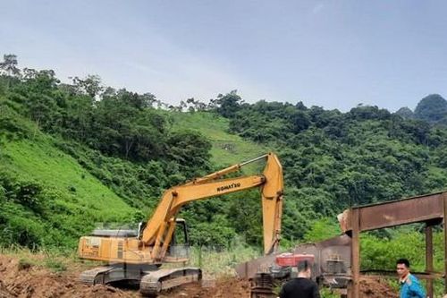 Công an Cao Bằng bắt quả tang nhóm khai thác vàng trái phép