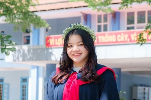 Bí quyết 'chạm' đến điểm 10 Ngữ văn của nữ sinh Huế