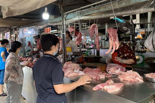 Giá thịt lợn không ngừng tăng cao tại các tỉnh phía Nam