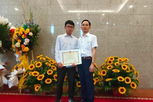 Những tình tiết gây bất ngờ của ba thủ khoa toàn quốc ở Hà Nội