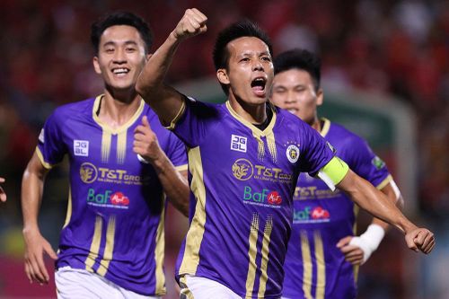 Văn Quyết lập siêu phẩm, Hà Nội FC đả bại HL Hà Tĩnh trên sân khách