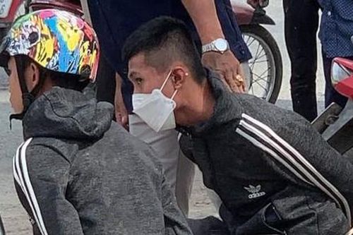 Công an cùng người dân bắt nóng hai đối tượng cướp giật tài sản