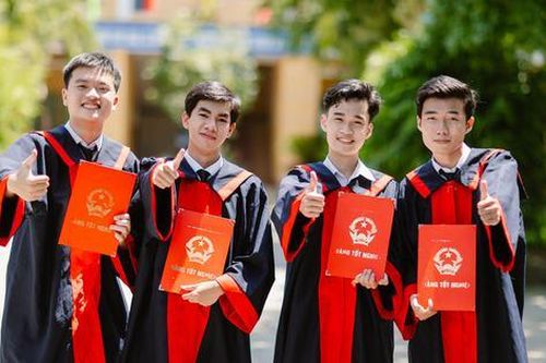 Bí quyết đạt điểm 10 môn Ngữ Văn tại kỳ thi tốt nghiệp THPT 2022 của nam sinh xứ Huế
