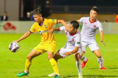 Khó đoán đội 'vô địch lượt đi' V-League 2022