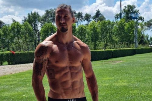 Cơ bắp của Ibrahimovic ở tuổi 40