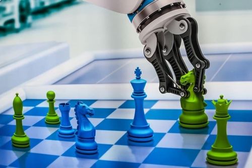 Robot chơi cờ vua kẹp gãy tay đối thủ