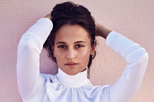 Alicia Vikander khổ vì nổi tiếng