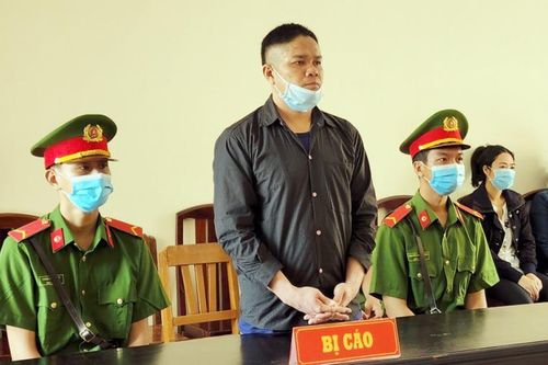 Buồn đời tự đốt nhà làm cháy lan 3 nhà hàng xóm