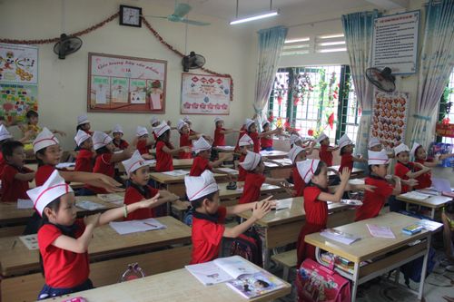 Chuẩn mà lệch…