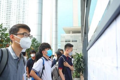 Phổ điểm kỳ thi Tốt nghiệp THPT 2022: Bất ngờ điểm môn Lịch sử, Tiếng Anh